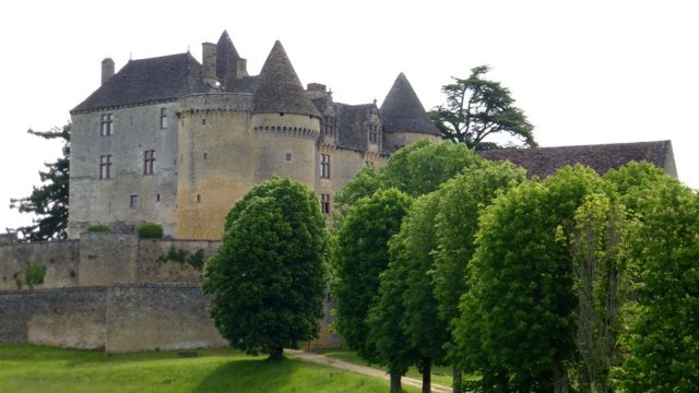 02-walk_bike_france-perigord-fenelon_castle