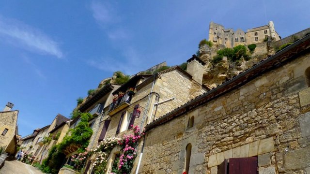 08-visit_beynac_castle