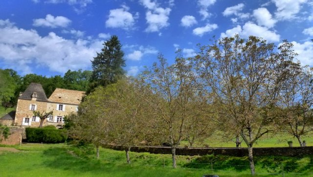 17-springtime_walk_and_bike_holiday_in_france-perigord