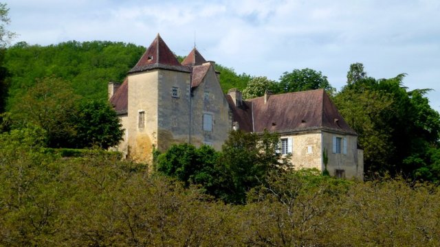 19-springtime_walking_holidays_in_france