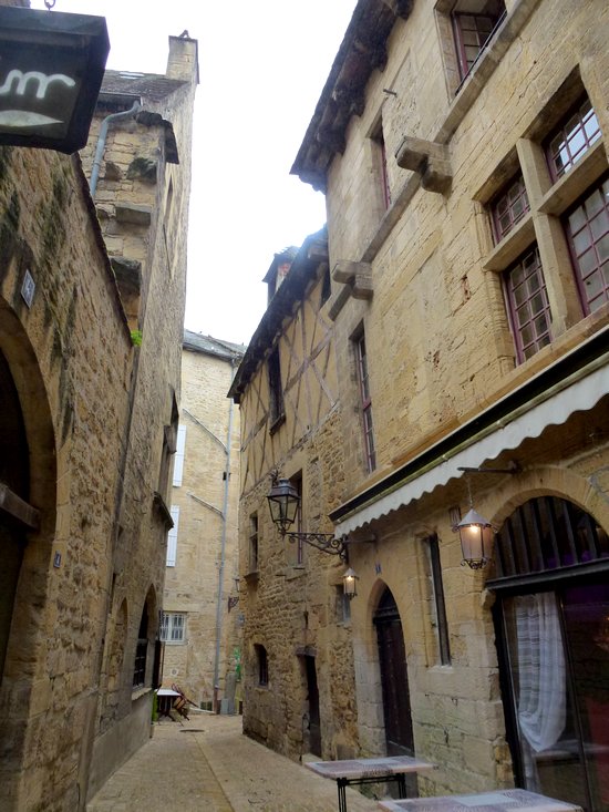 22-sarlat-perigord-old_houses