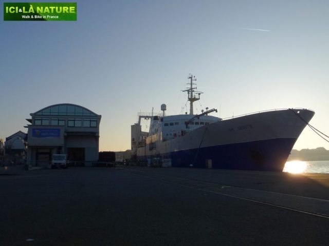03-walking_holidays_vacations_france-brittany-saint-malo