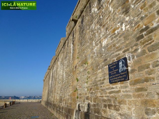 25-cycling_in_france-brittany-saint-malo