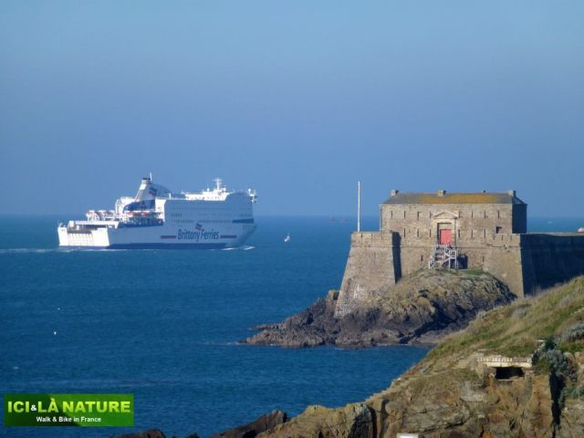 47-brittany_hiking_trip_france-saint-malo