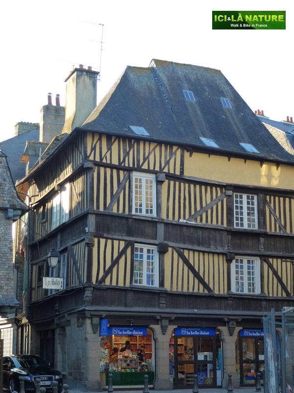 63-dinan_brittany_cycling_around_mount-saint-michel