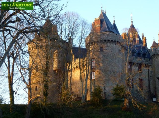 72-combourg_castle-around_mount-saint-michel_biking