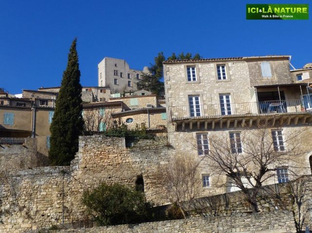 03-cycling_in_provence-luberon-lacoste