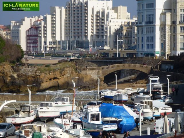 12-port_in_biarritz