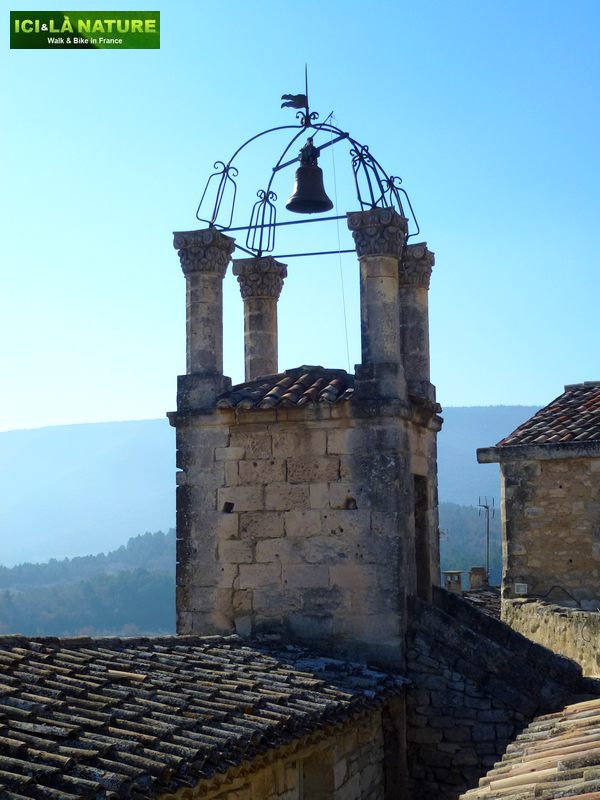 17b-clocher_lacoste_provence-vaucluse