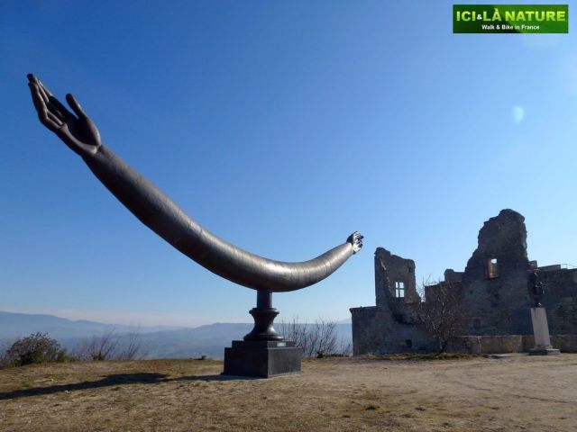 28-bourganov-la_main-lacoste