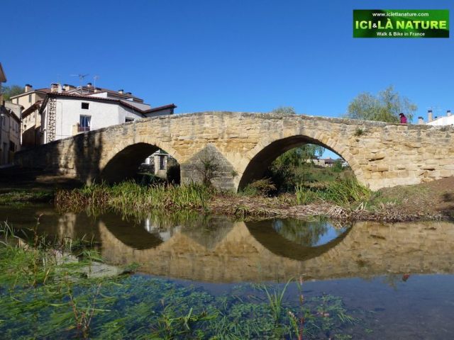 0401-hiking_the_way_of_saint-james_in_spain-villatuerta