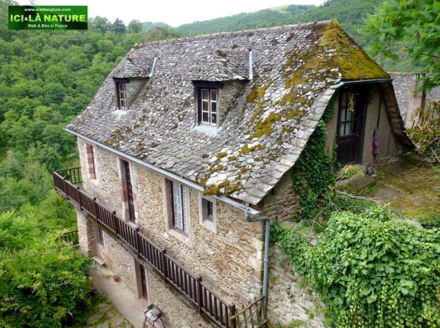 19-visit-aveyron-conques