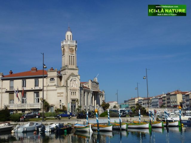 32-hiking_and_biking_in_south_france