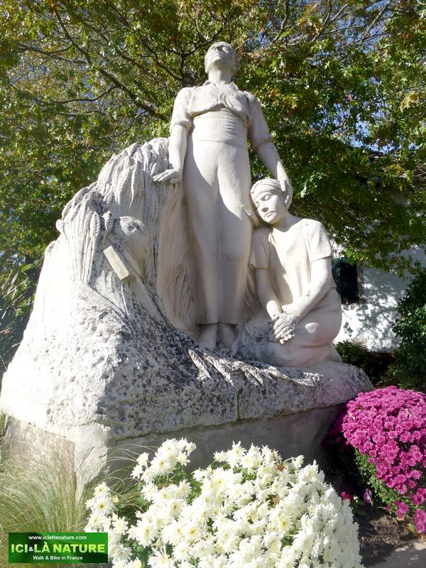 02-walking holidays france ascain