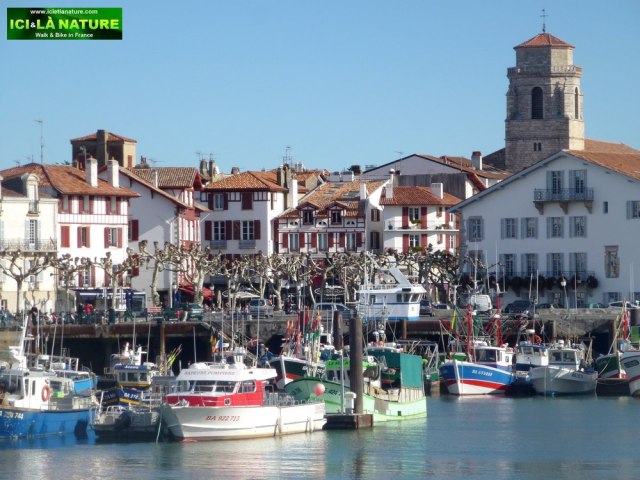 03-walking tour in south france st jean de luz