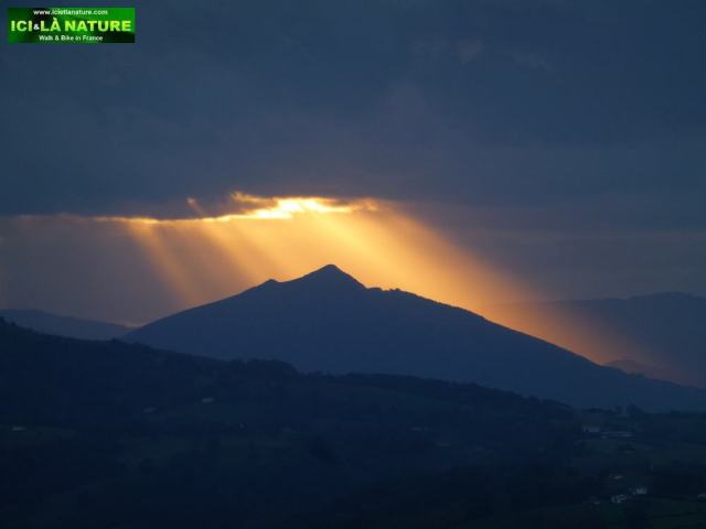 30-walk in mountain basque ici et la
