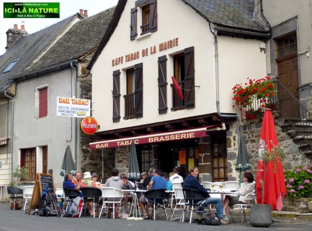 35-walk the way of saint-james in france-