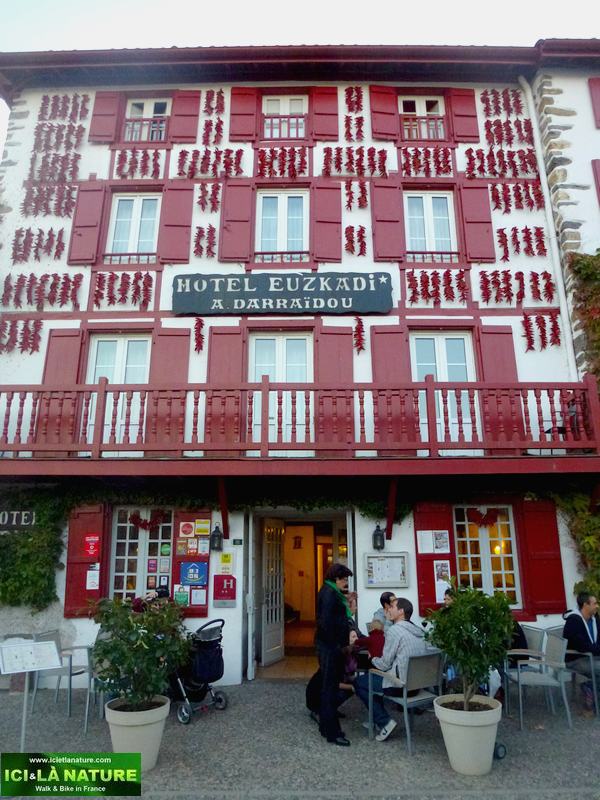 43-espelette hotel euzkadi