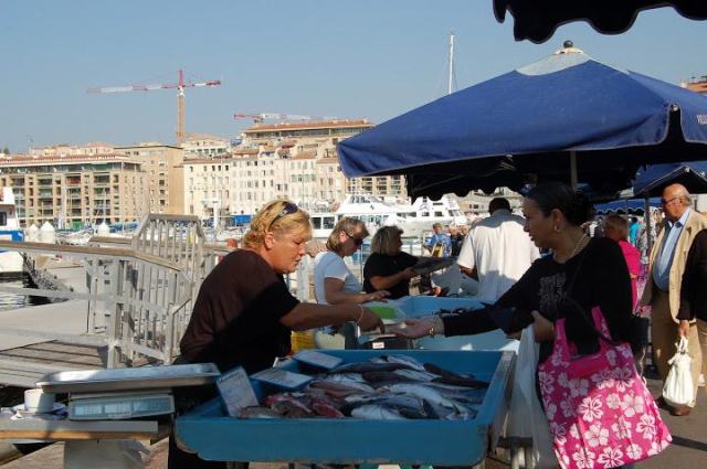 09-marseille vieux port hiking