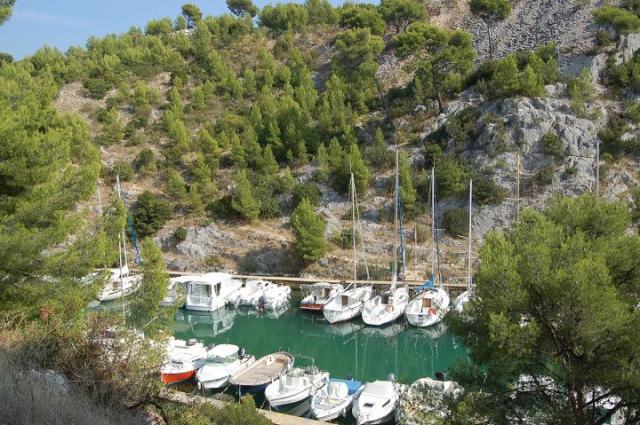 15-cassis calanques walking trail
