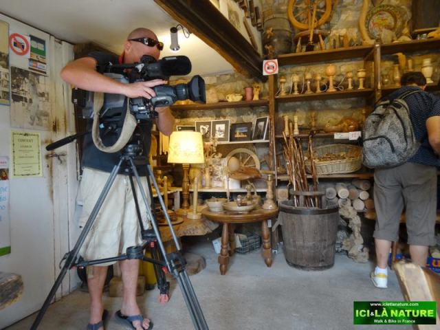 20-press in old shop saint cyr france