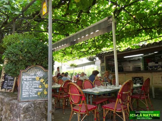 26-hiking trail france lot valley