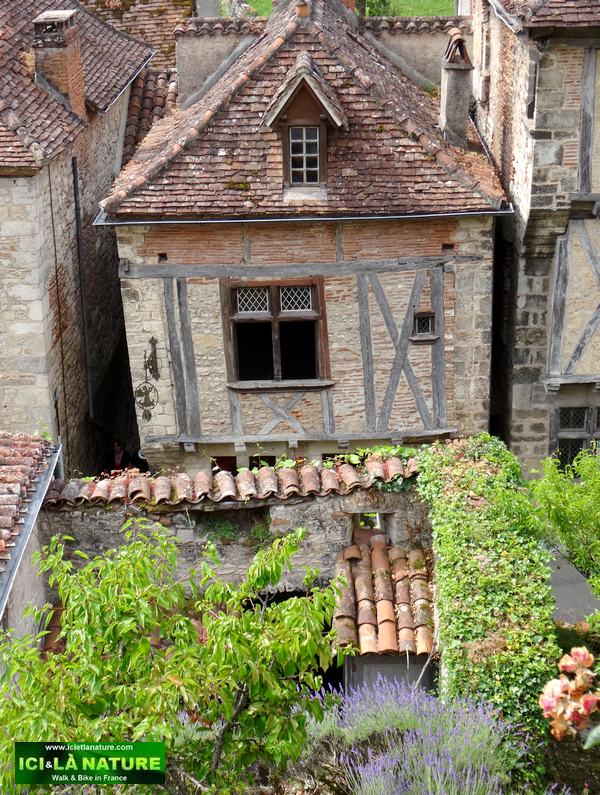 38-old house and garden saint cirq lapopie