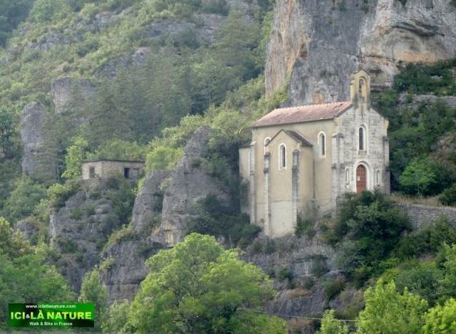 48-church climb walking france