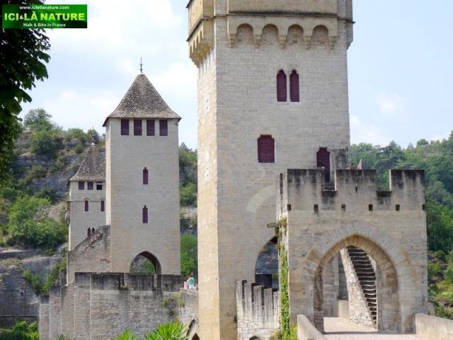 59-landscape france cahors valentrey bridge