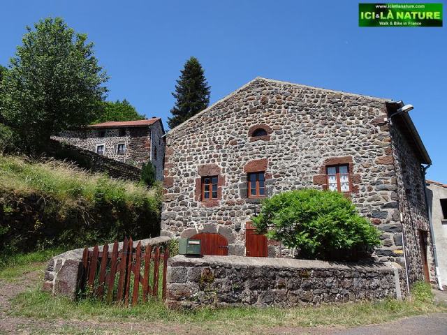 routes of santiago de compostela in france ici et la nature