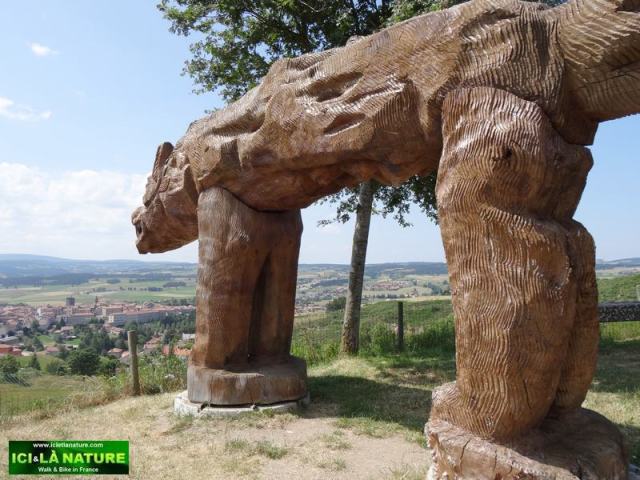 saugues walking holidays france