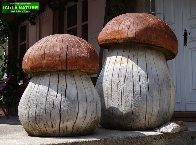 saugues walk the way in france ici et la nature