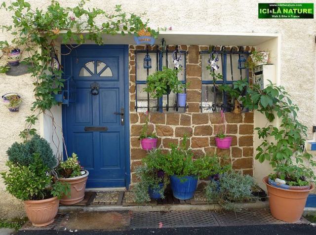 04-hiking road santiago in france