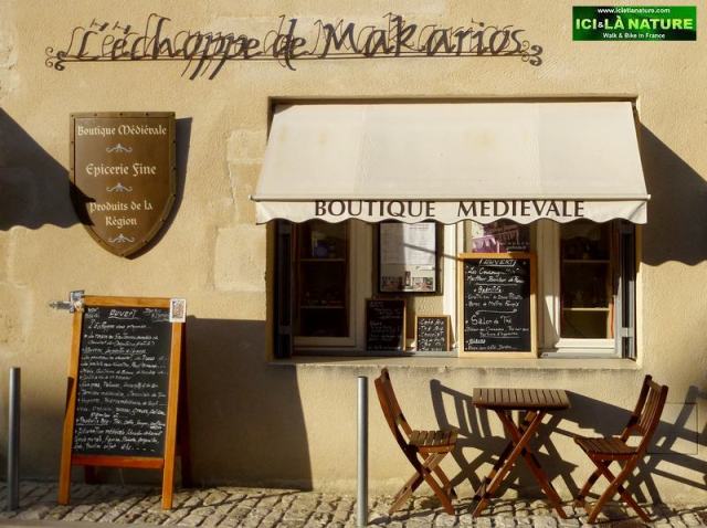 11-cycling holidays south france saint macaire