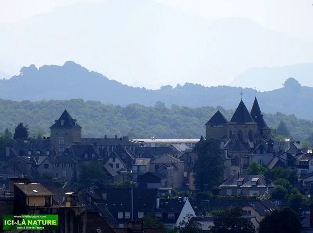 32-walk santiago road pyrenees foothills