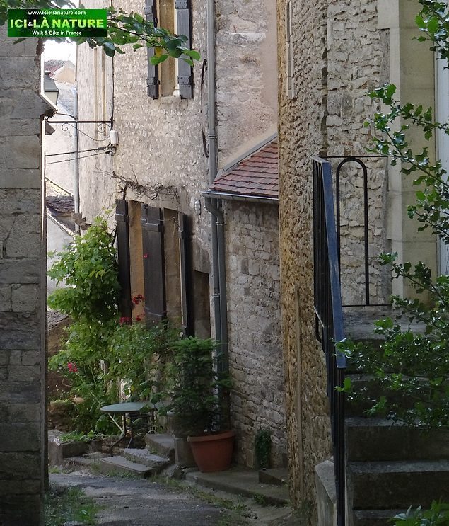 12-vezelay old street