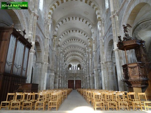 57-vezelay basilica nave