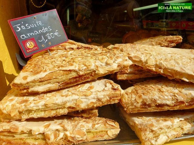 74-french cakes vezelay france