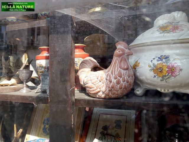 75-antique shop vezelay