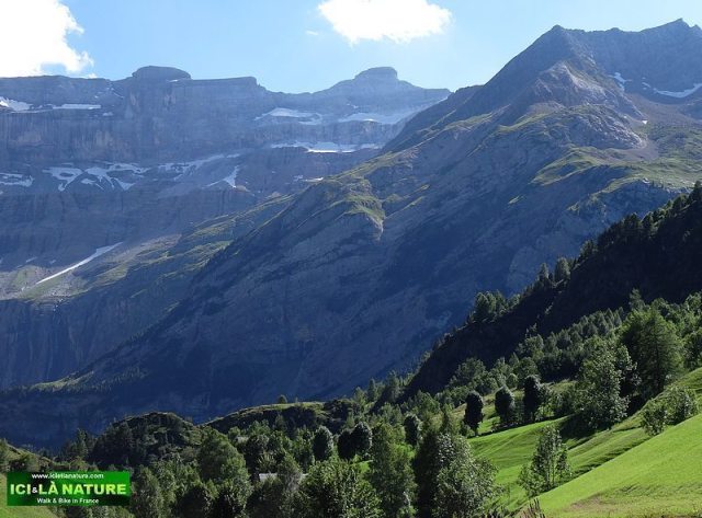 05-hiking france mountains pyrenees