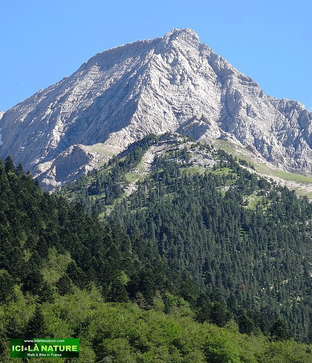 06-french pyrenees mountains