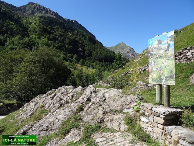 08-hiking france mountains pyrenees