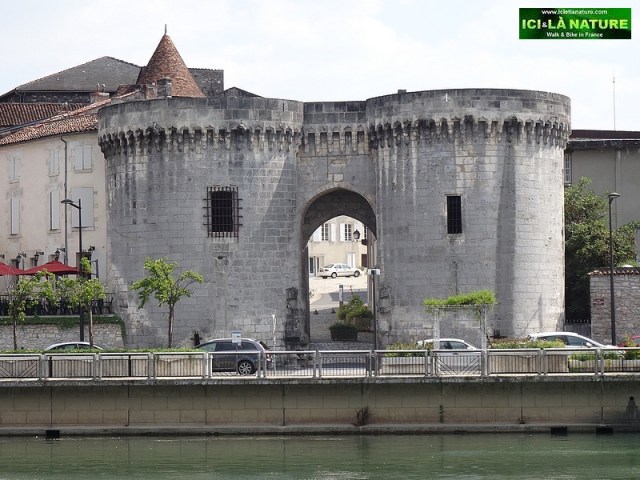 travel france cycling trip cognac