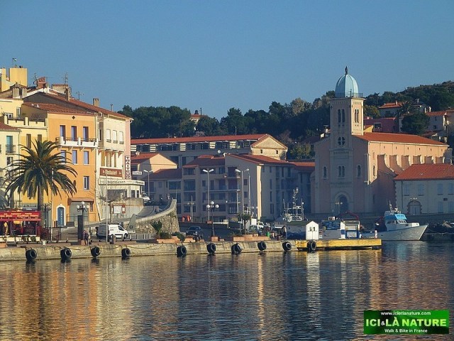 12--walking holidays south france mediterranean sea