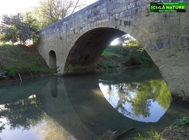 78-way of st james costs artigues bridge