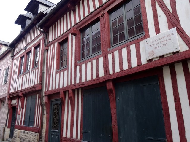 06-native house erik satie honfleur
