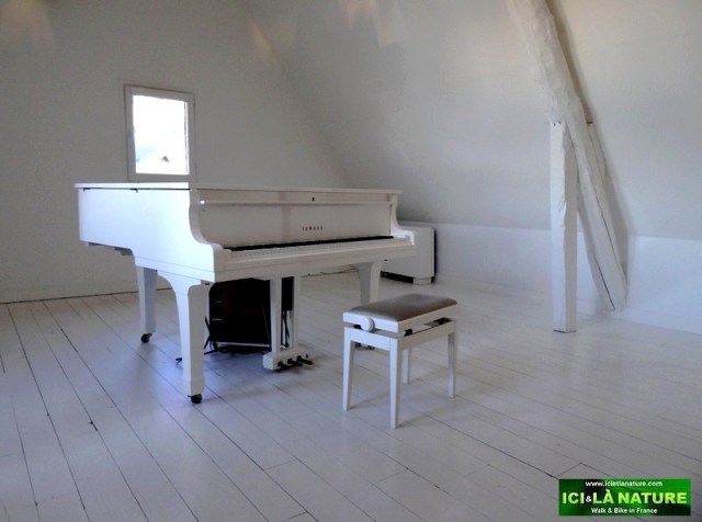 walk in normandy france