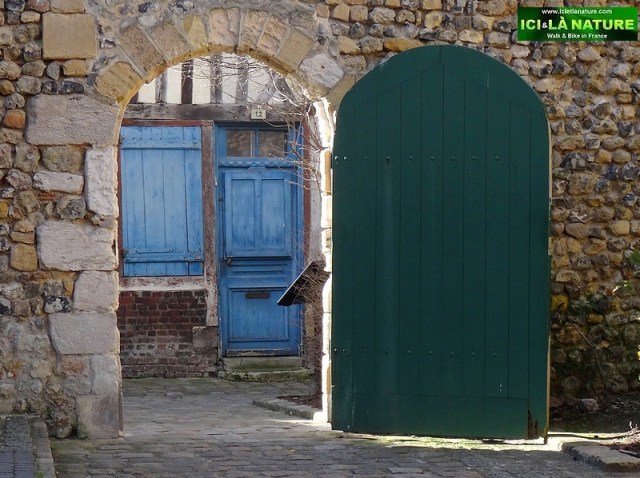 35-honfleur normandy old street