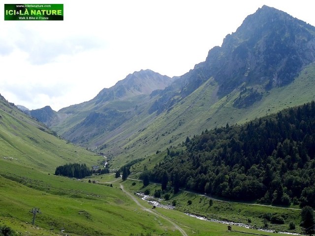 01-cycling french mountains pyrenees