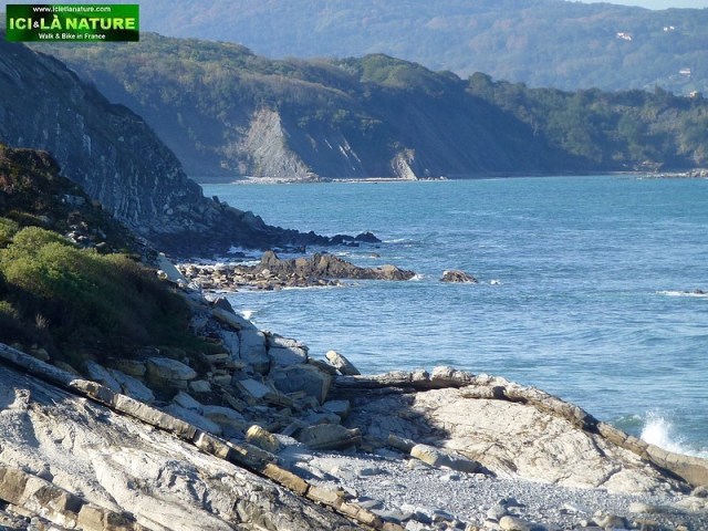 02-basque coast cycling holidays basque country